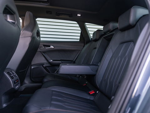 CUPRA Leon ST 2.0 TSI 4DRIVE PANO CAMERA BEATS TREKH. KEYLESS