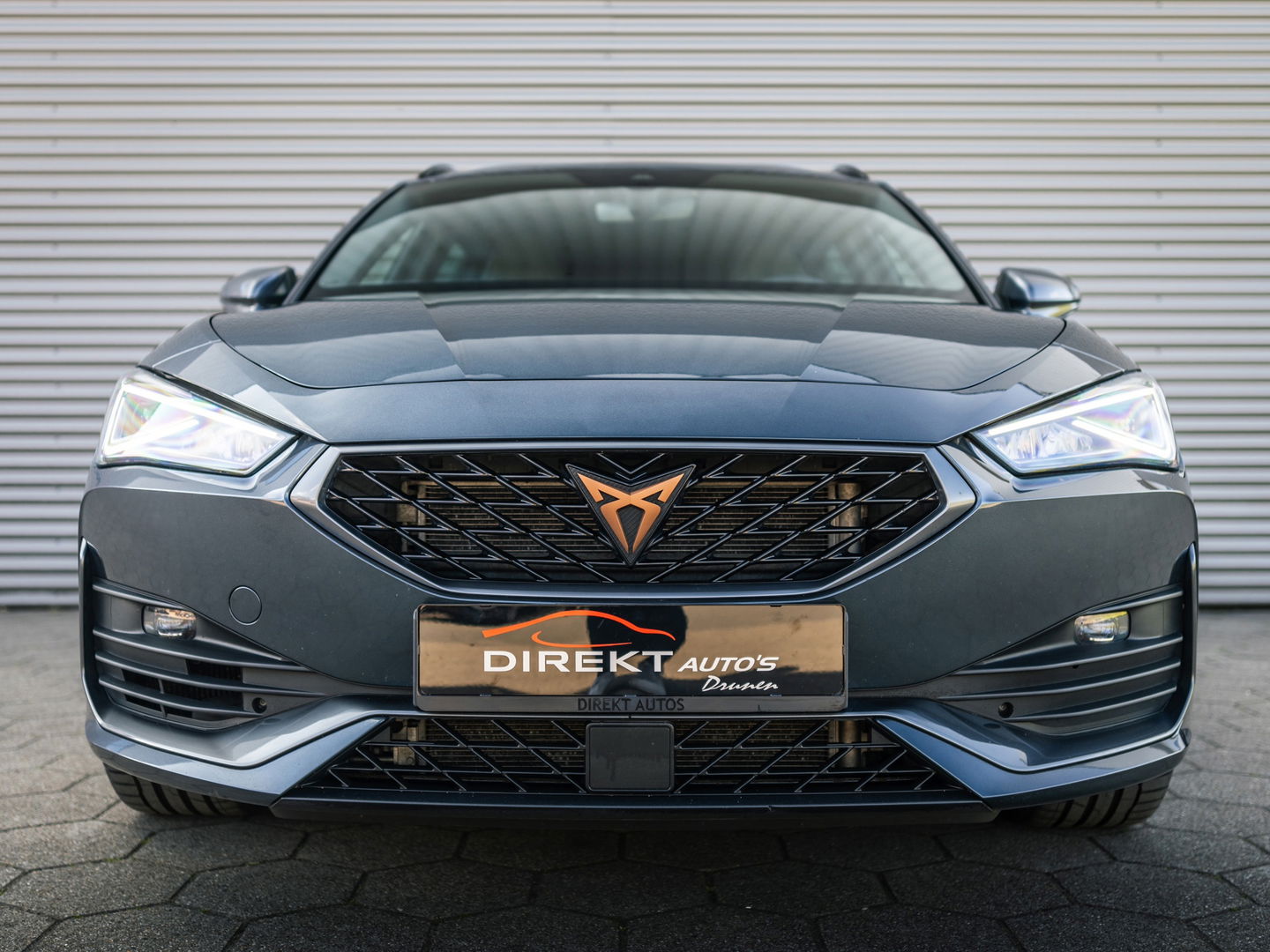 CUPRA Leon ST 2.0 TSI 4DRIVE PANO CAMERA BEATS TREKH. KEYLESS