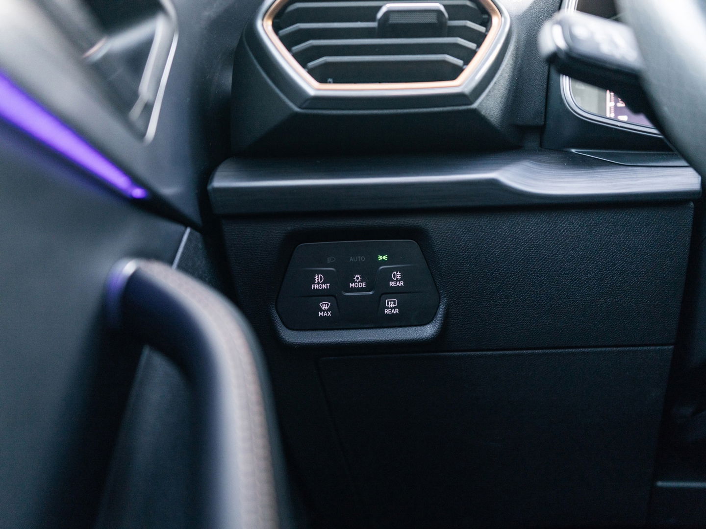 CUPRA Leon ST 2.0 TSI 4DRIVE PANO CAMERA BEATS TREKH. KEYLESS