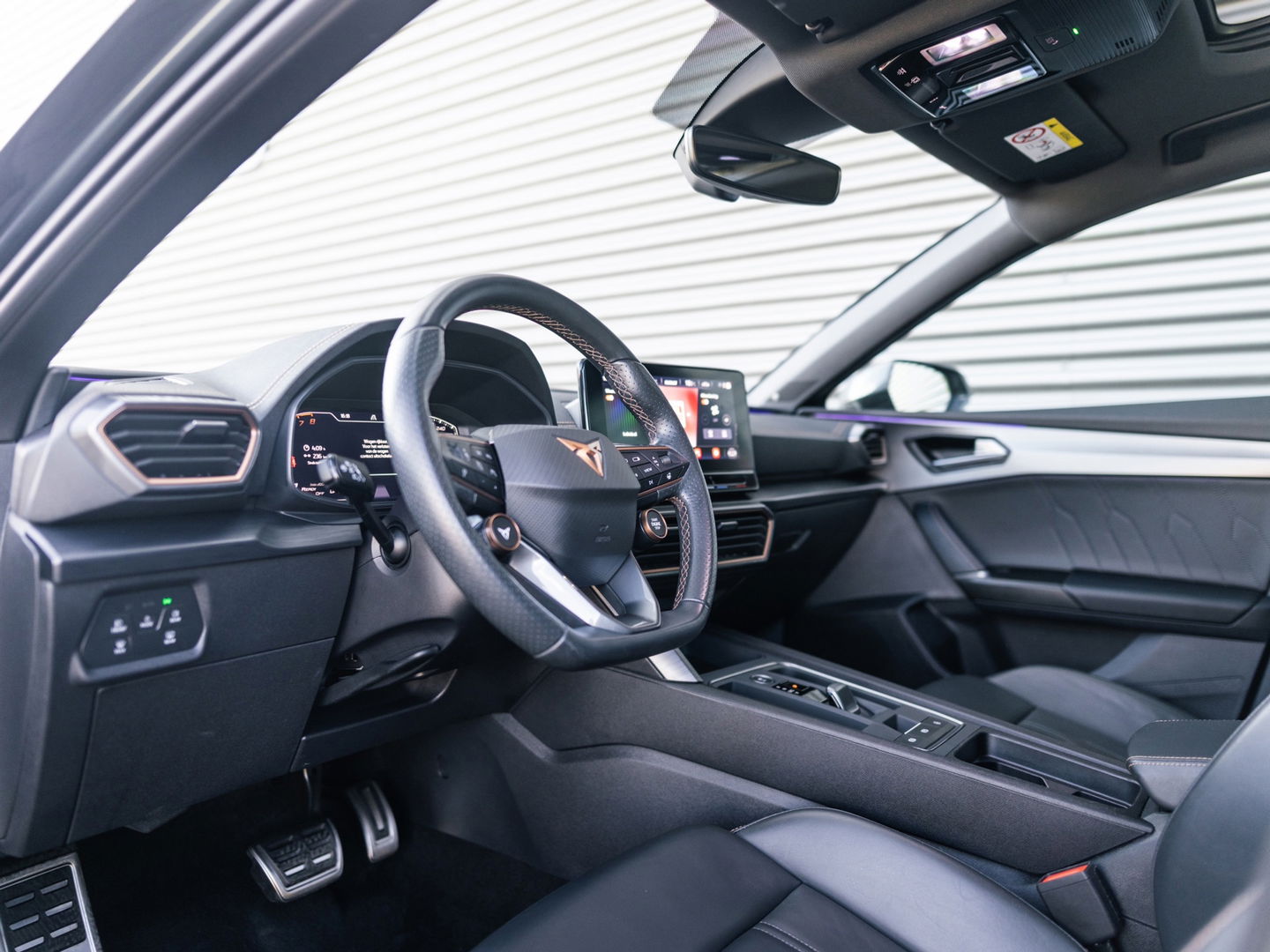 CUPRA Leon ST 2.0 TSI 4DRIVE PANO CAMERA BEATS TREKH. KEYLESS