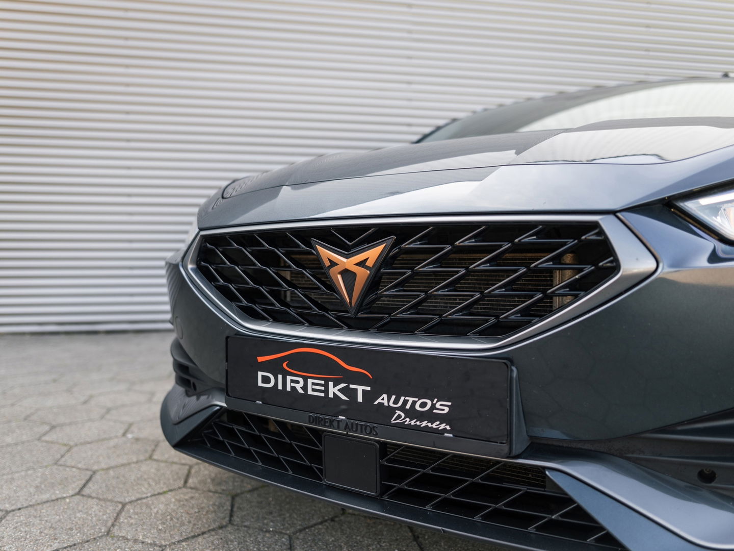 CUPRA Leon ST 2.0 TSI 4DRIVE PANO CAMERA BEATS TREKH. KEYLESS