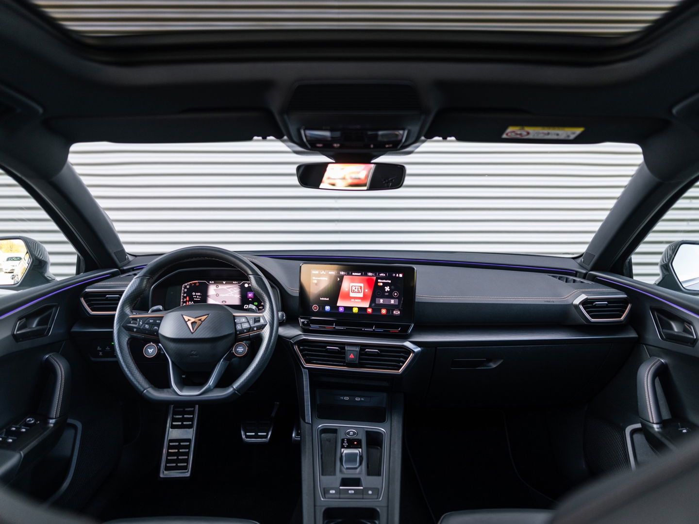 CUPRA Leon ST 2.0 TSI 4DRIVE PANO CAMERA BEATS TREKH. KEYLESS