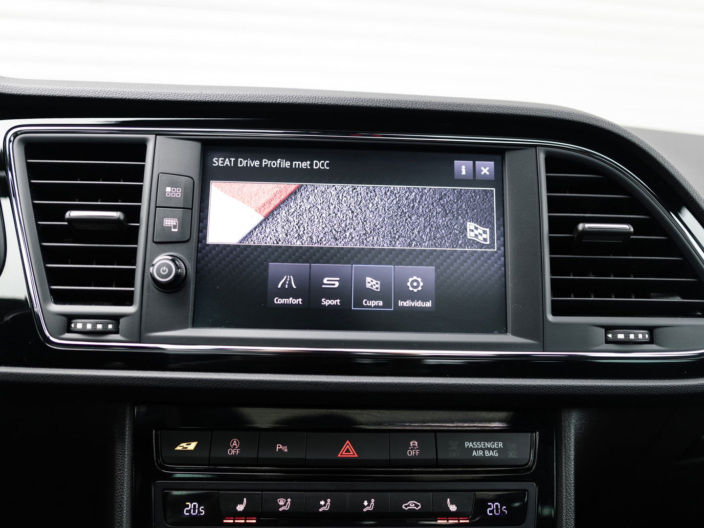 SEAT Leon ST 2.0 TSI CUPRA 300 4DRIVE PANO BEATS CAMERA DCC