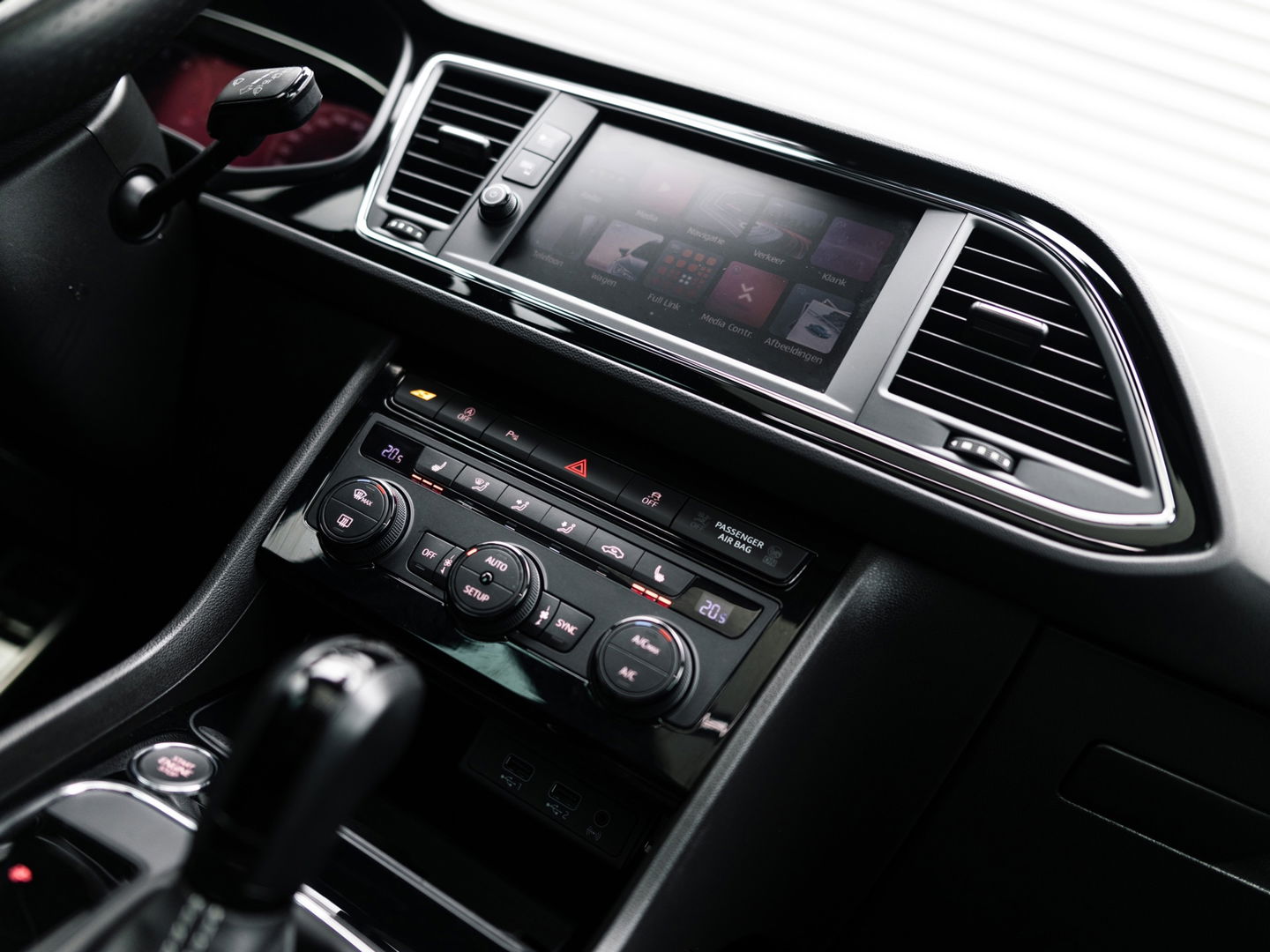 SEAT Leon ST 2.0 TSI CUPRA 300 4DRIVE PANO BEATS CAMERA DCC