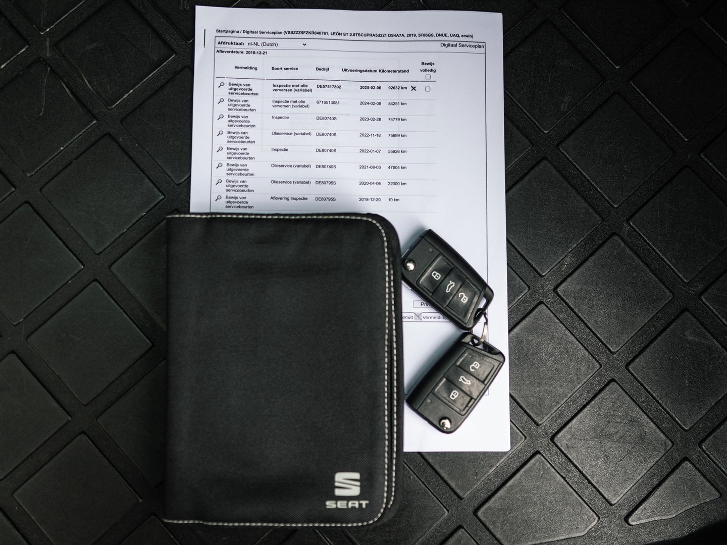 SEAT Leon ST 2.0 TSI CUPRA 300 4DRIVE PANO BEATS CAMERA DCC