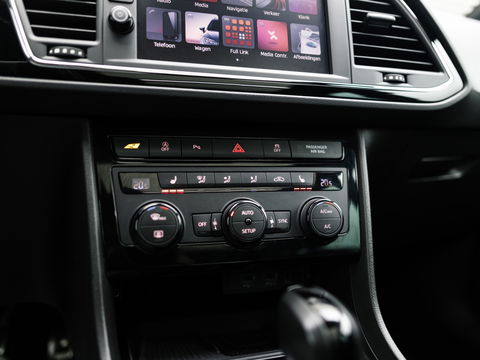 SEAT Leon ST 2.0 TSI CUPRA 300 4DRIVE PANO BEATS CAMERA DCC