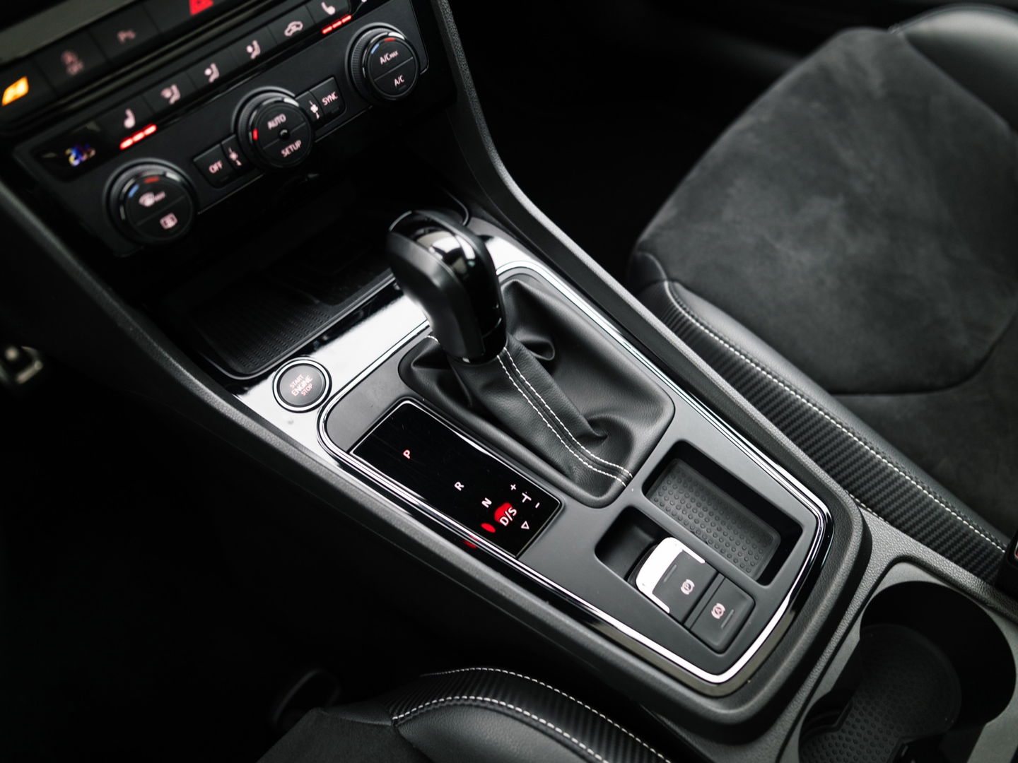 SEAT Leon ST 2.0 TSI CUPRA 300 4DRIVE PANO BEATS CAMERA DCC