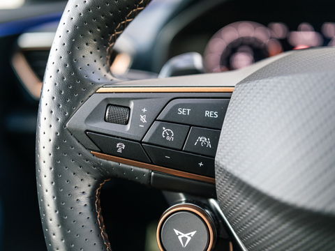 CUPRA Formentor 2.5 TSI VZ5 CARBON SCHAAL CAMERA 390PK RS3