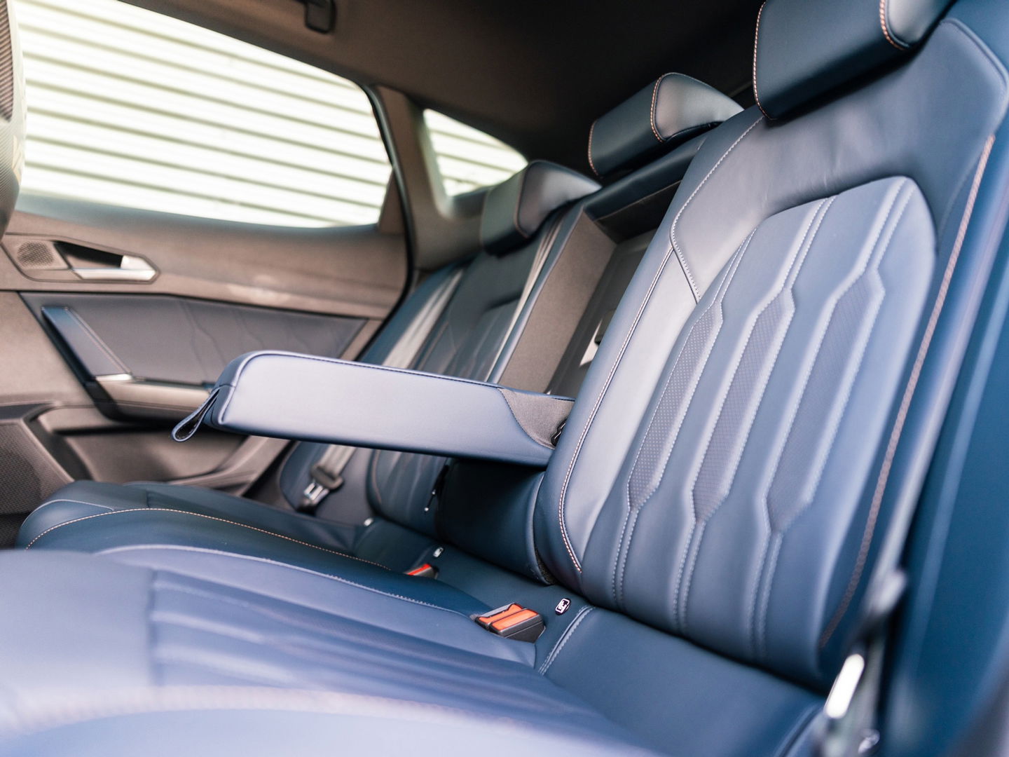 CUPRA Formentor 2.5 TSI VZ5 CARBON SCHAAL CAMERA 390PK RS3