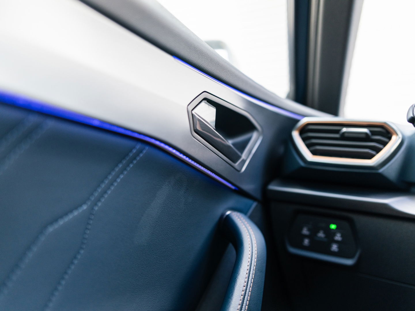 CUPRA Formentor 2.5 TSI VZ5 CARBON SCHAAL CAMERA 390PK RS3