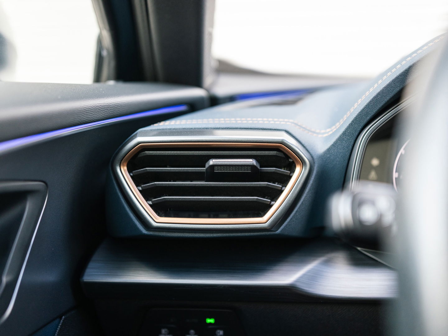 CUPRA Formentor 2.5 TSI VZ5 CARBON SCHAAL CAMERA 390PK RS3