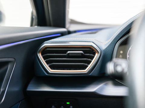 CUPRA Formentor 2.5 TSI VZ5 CARBON SCHAAL CAMERA 390PK RS3