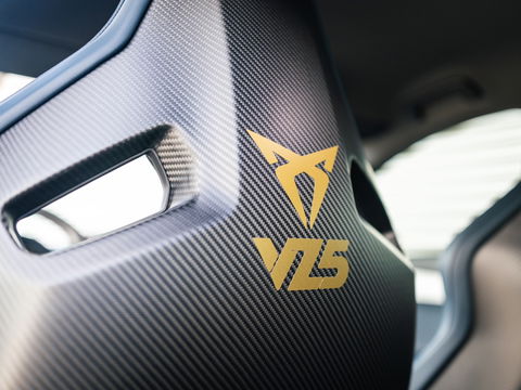 CUPRA Formentor 2.5 TSI VZ5 CARBON SCHAAL CAMERA 390PK RS3