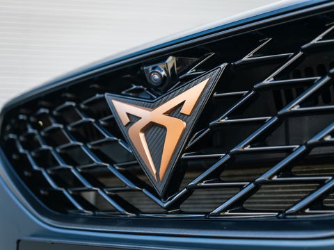 CUPRA Formentor 2.5 TSI VZ5 CARBON SCHAAL CAMERA 390PK RS3