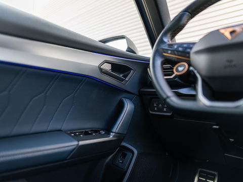 CUPRA Formentor 2.5 TSI VZ5 CARBON SCHAAL CAMERA 390PK RS3