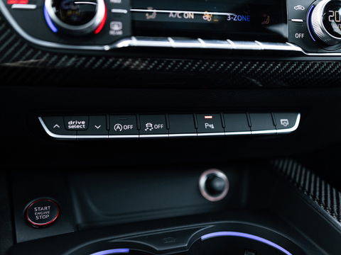 Audi RS4 Avant 2.9 TFSI RS4 Quattro CARBON B&O PANO MASSAGE