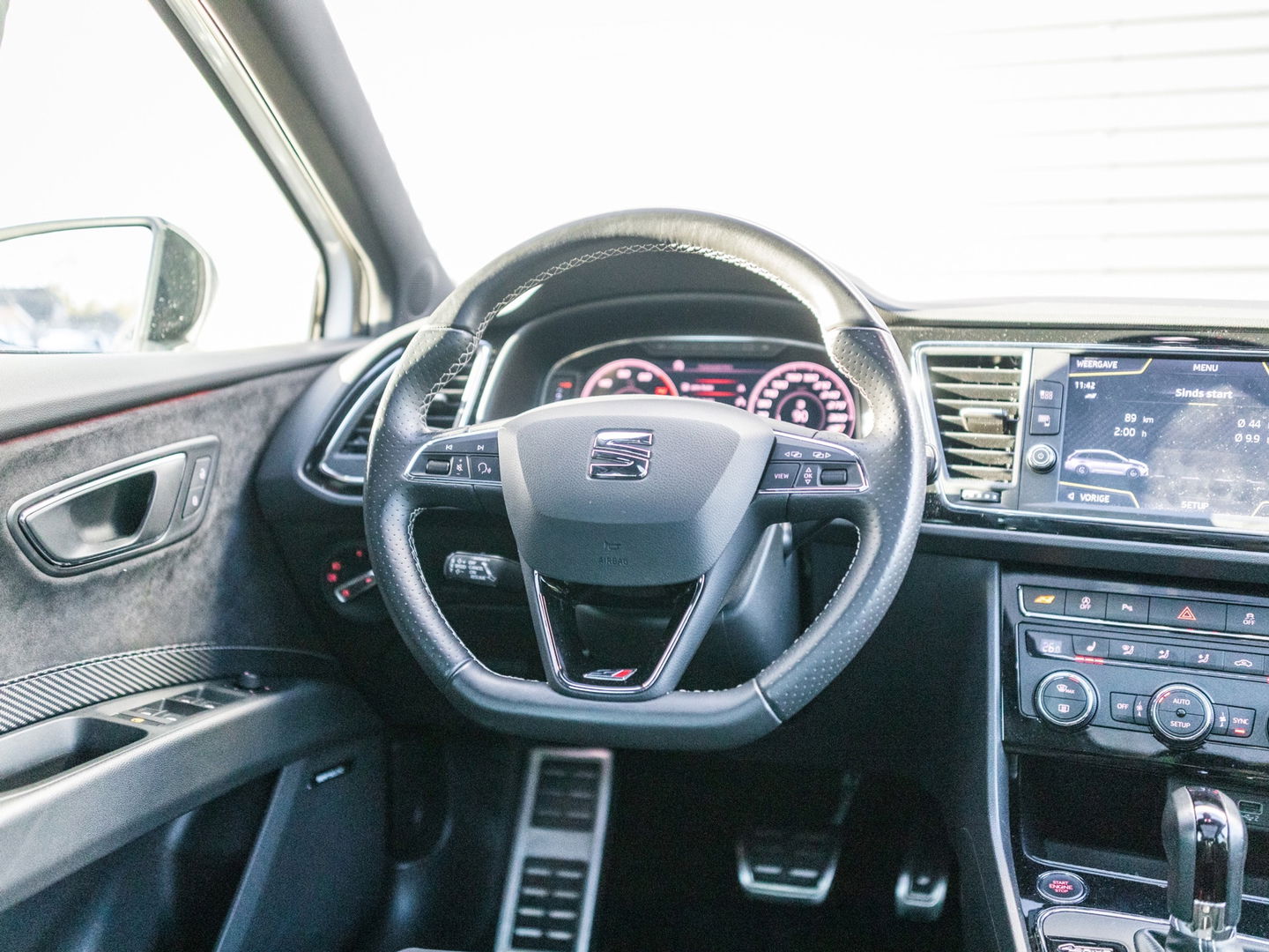 SEAT Leon ST 2.0 TSI 4DRIVE PERFORMANCE PANO BREMBO CAMERA