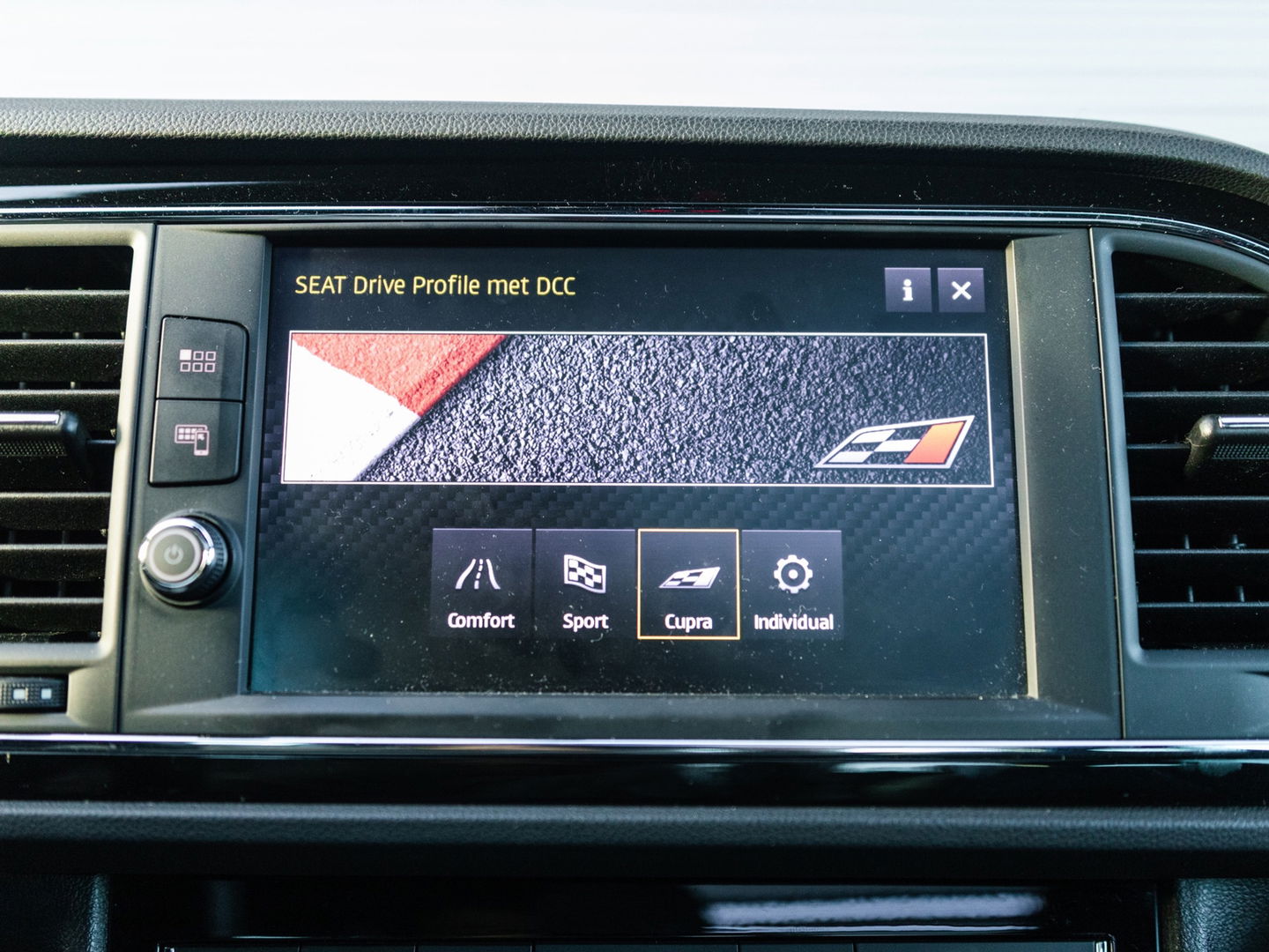 SEAT Leon ST 2.0 TSI 4DRIVE PERFORMANCE PANO BREMBO CAMERA