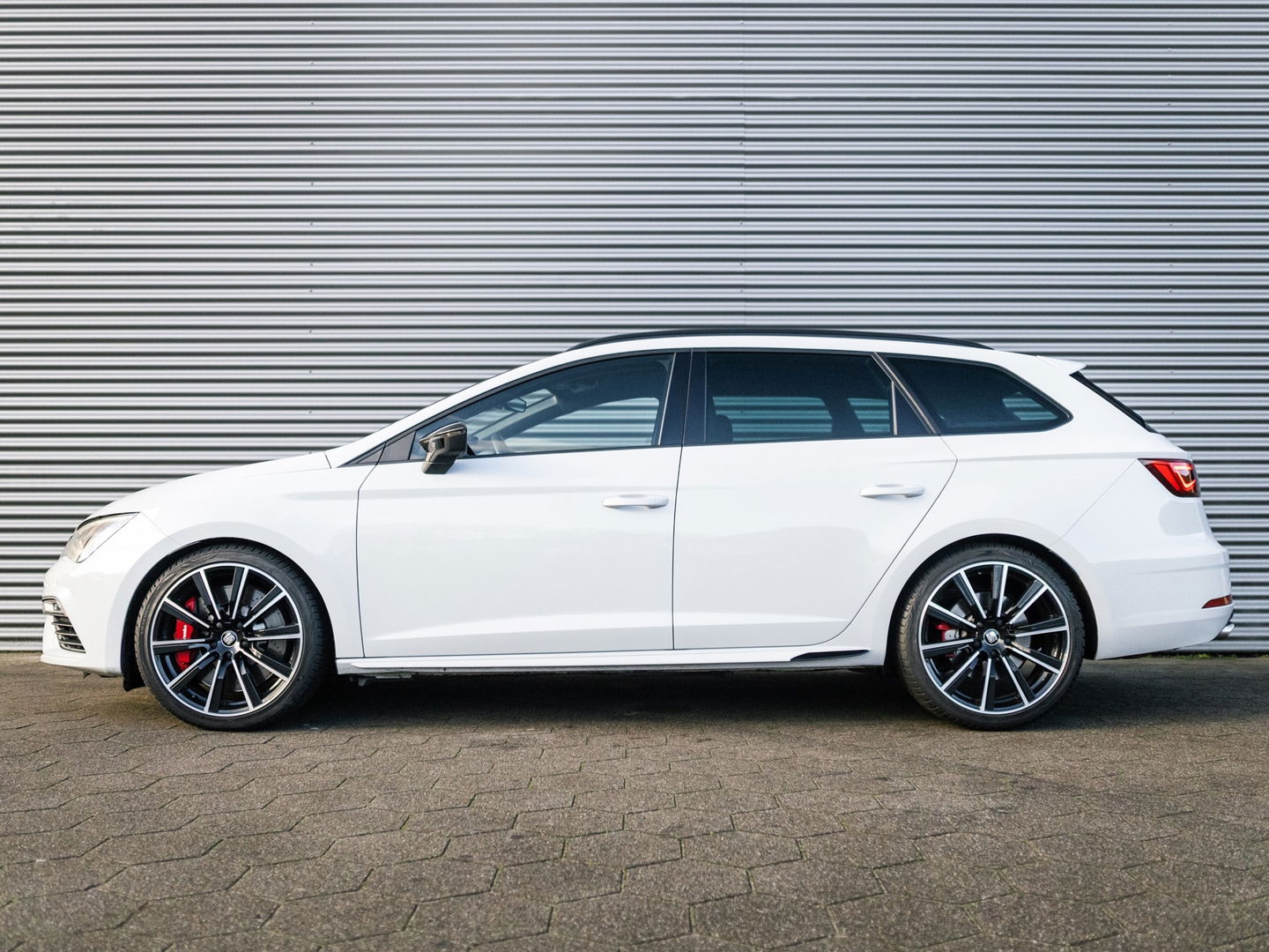 SEAT Leon ST 2.0 TSI 4DRIVE PERFORMANCE PANO BREMBO CAMERA