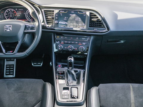 SEAT Leon ST 2.0 TSI 4DRIVE PERFORMANCE PANO BREMBO CAMERA