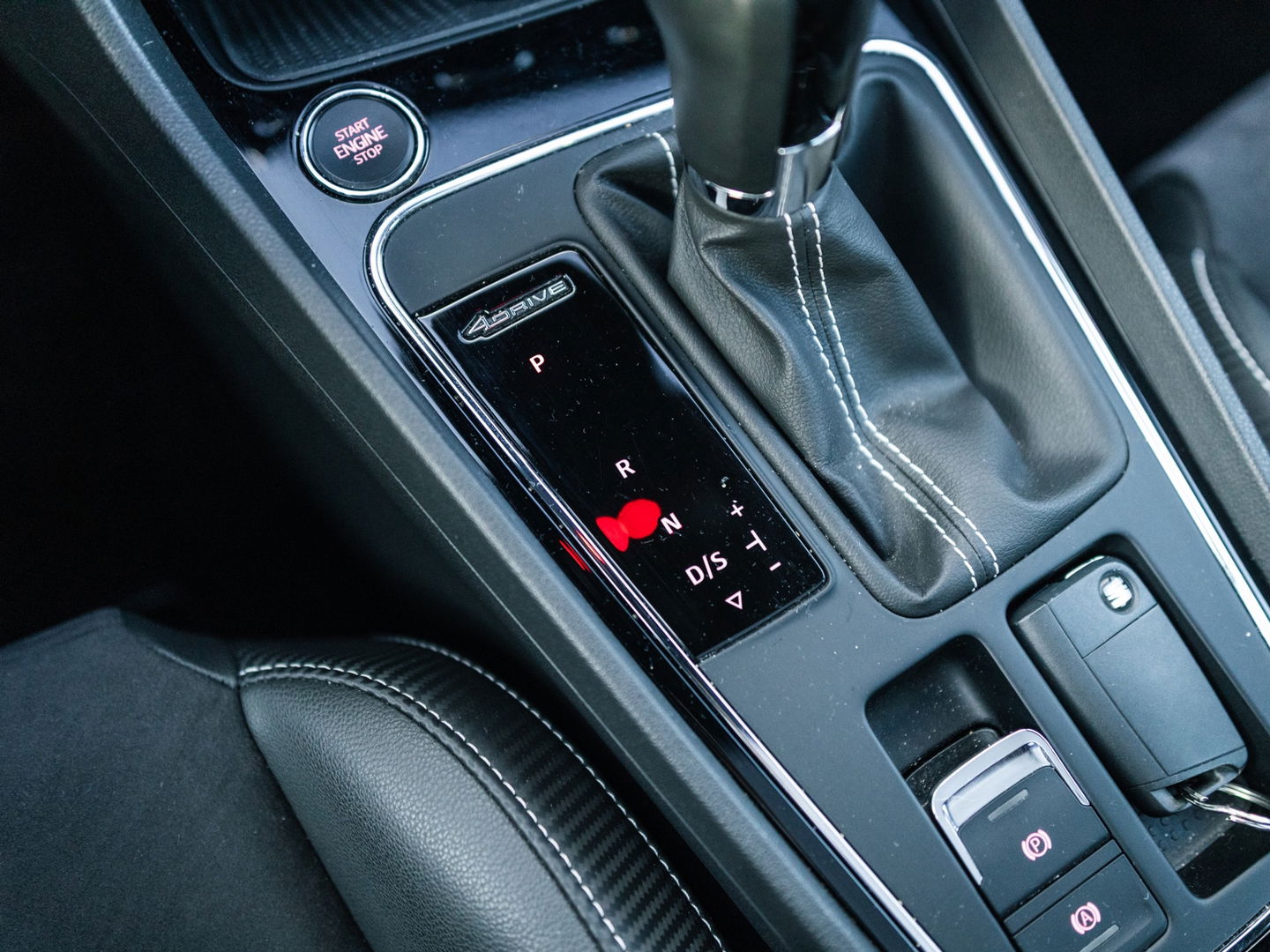 SEAT Leon ST 2.0 TSI 4DRIVE PERFORMANCE PANO BREMBO CAMERA