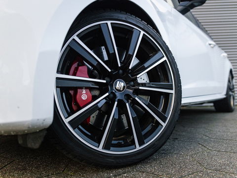 SEAT Leon ST 2.0 TSI 4DRIVE PERFORMANCE PANO BREMBO CAMERA