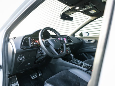 SEAT Leon ST 2.0 TSI 4DRIVE PERFORMANCE PANO BREMBO CAMERA