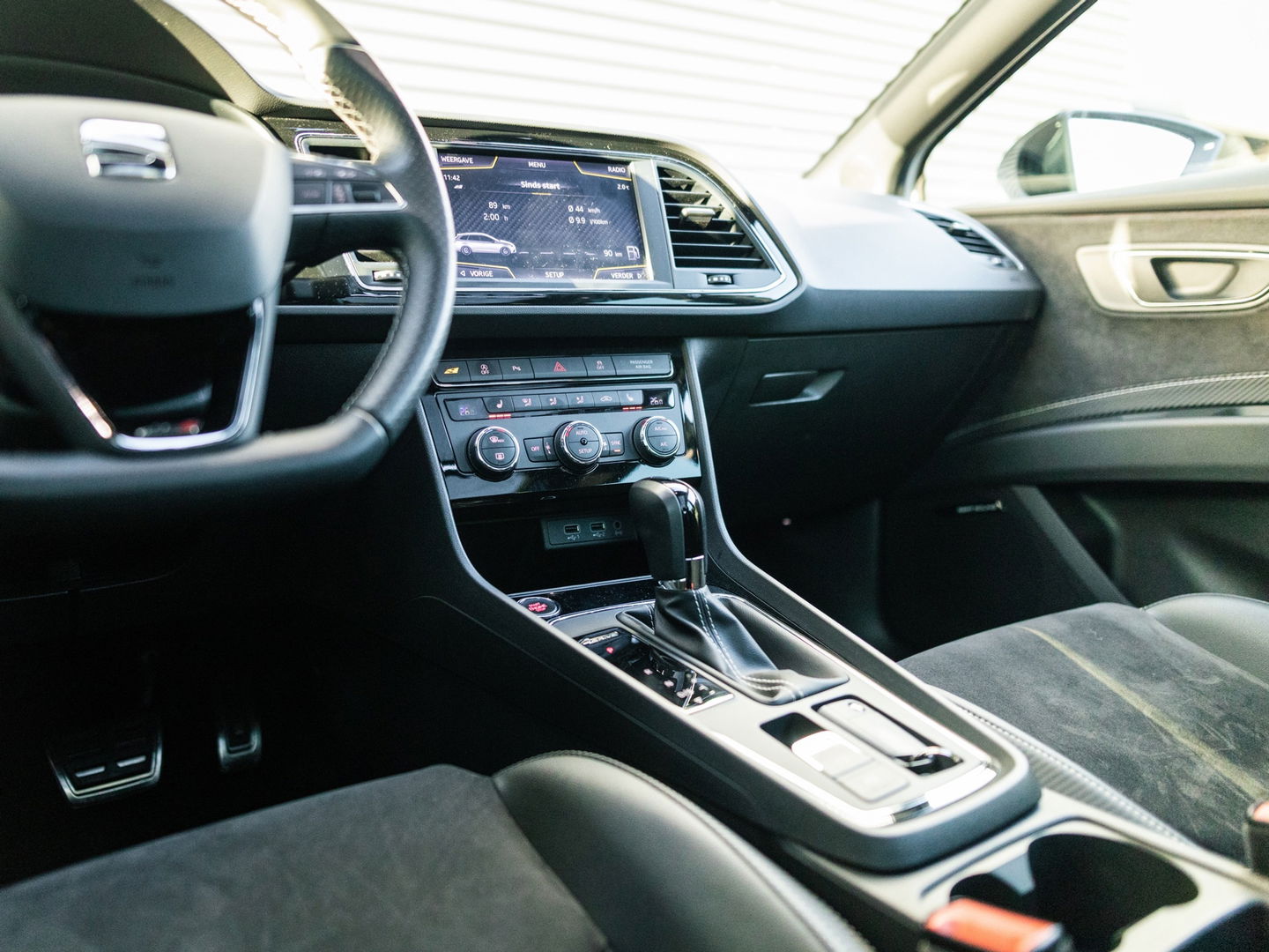 SEAT Leon ST 2.0 TSI 4DRIVE PERFORMANCE PANO BREMBO CAMERA