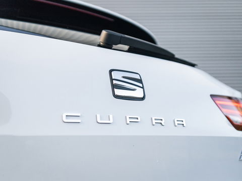 SEAT Leon ST 2.0 TSI 4DRIVE PERFORMANCE PANO BREMBO CAMERA