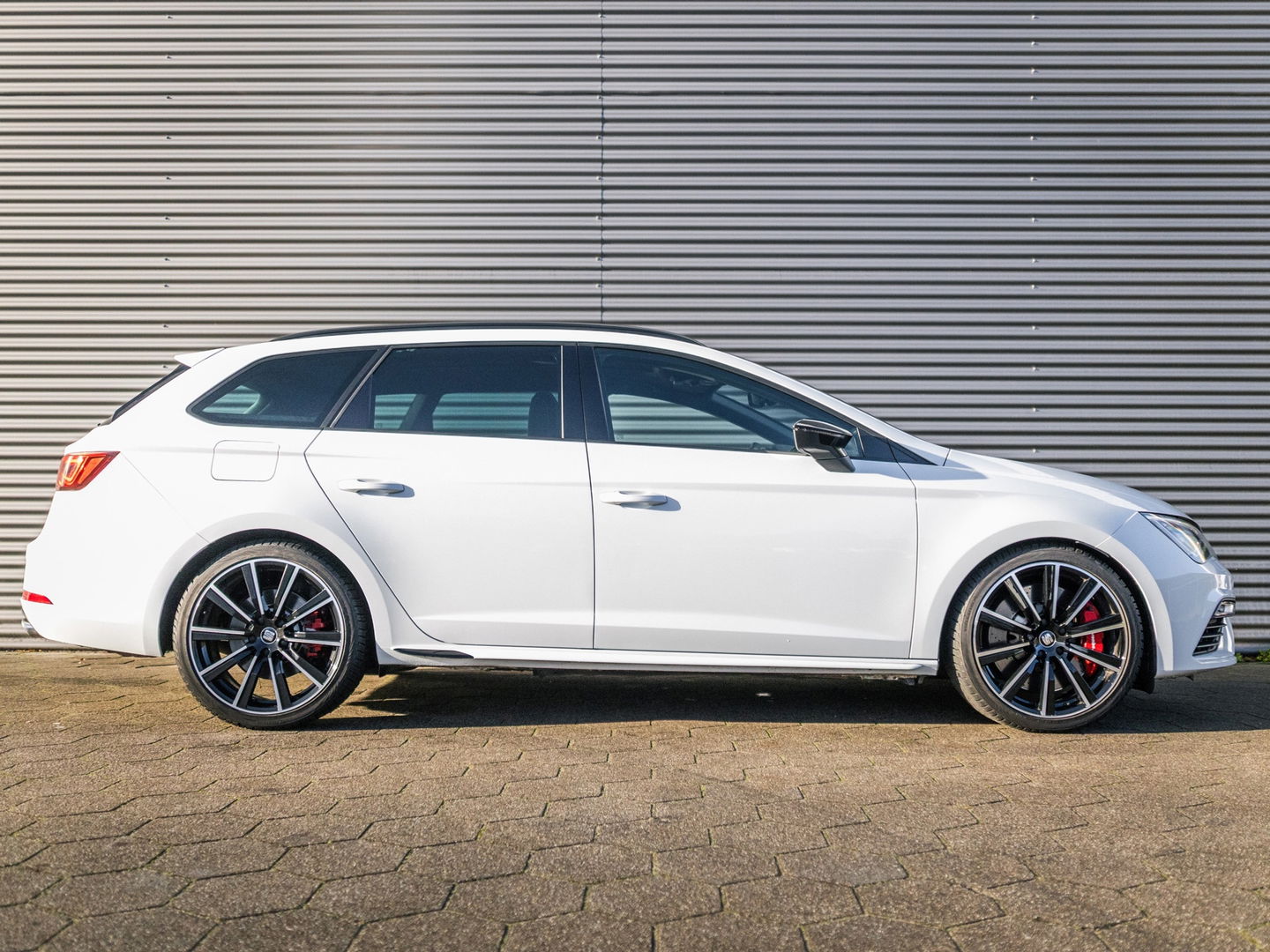 SEAT Leon ST 2.0 TSI 4DRIVE PERFORMANCE PANO BREMBO CAMERA