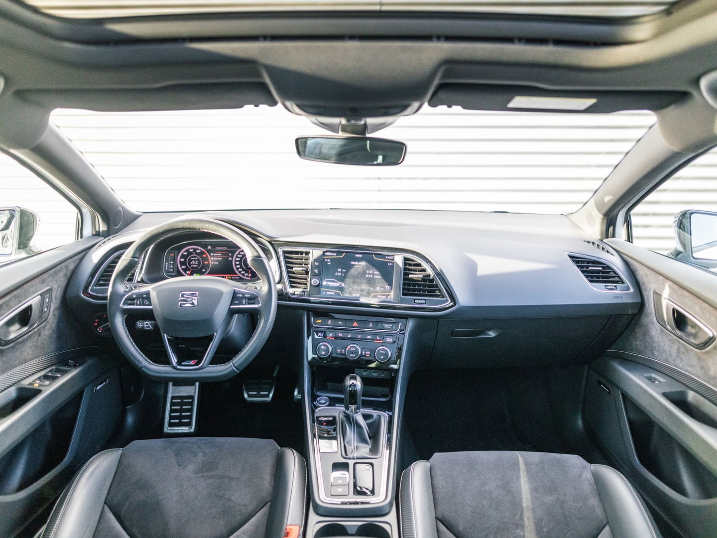 SEAT Leon ST 2.0 TSI 4DRIVE PERFORMANCE PANO BREMBO CAMERA