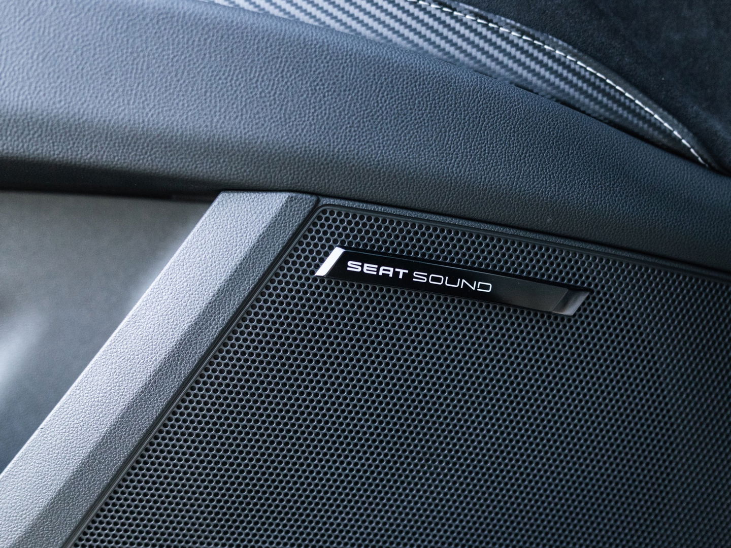 SEAT Leon ST 2.0 TSI 4DRIVE PERFORMANCE PANO BREMBO CAMERA