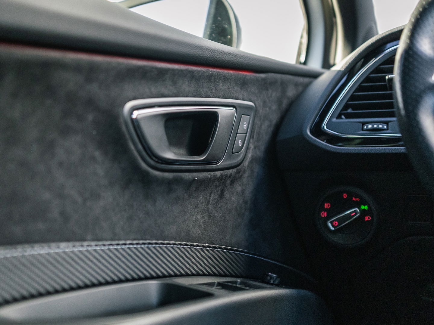 SEAT Leon ST 2.0 TSI 4DRIVE PERFORMANCE PANO BREMBO CAMERA