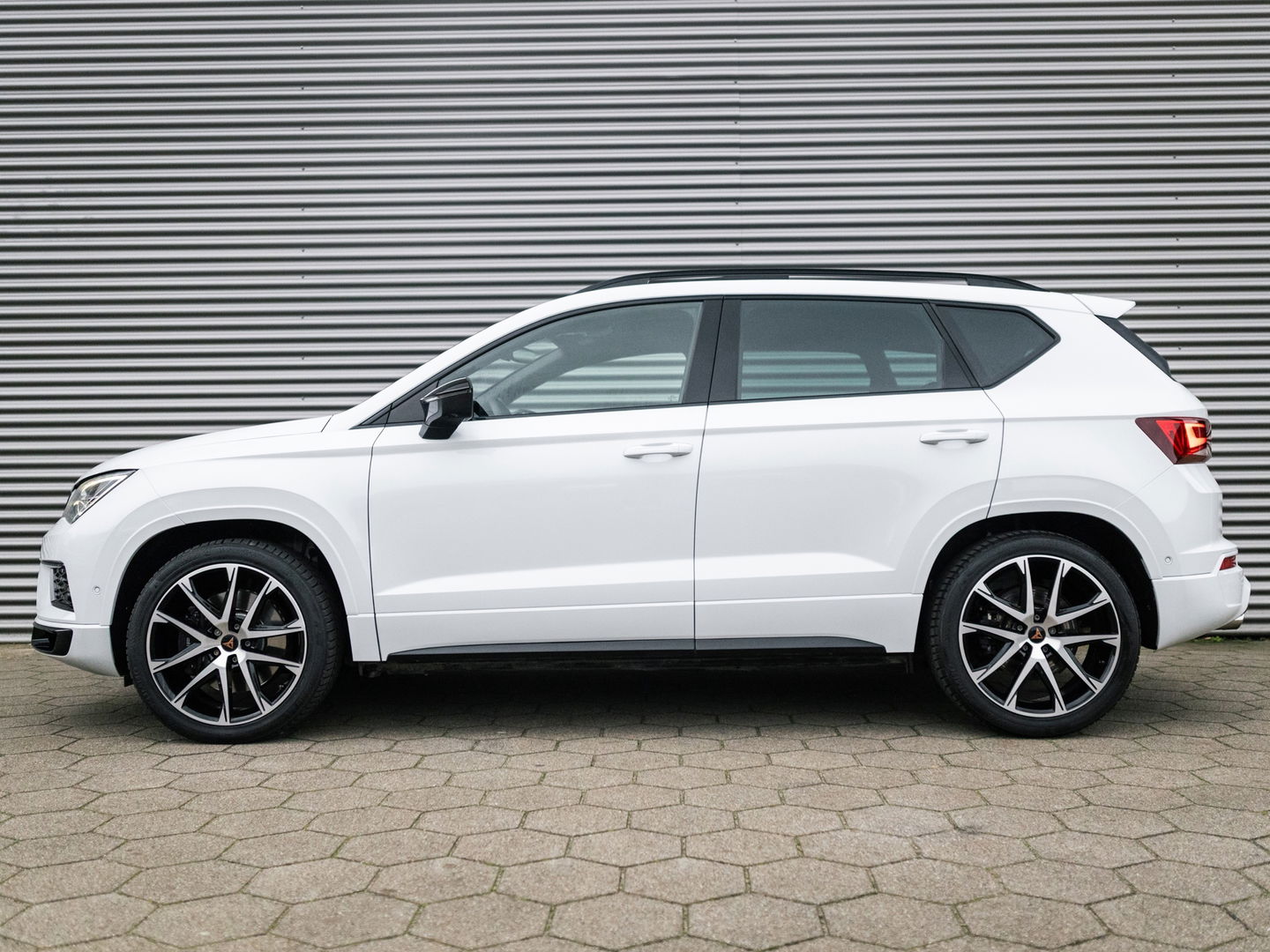 CUPRA Ateca 2.0 TSI 4DRIVE PANO BEATS CAMERA VIRTUAL KEYLESS