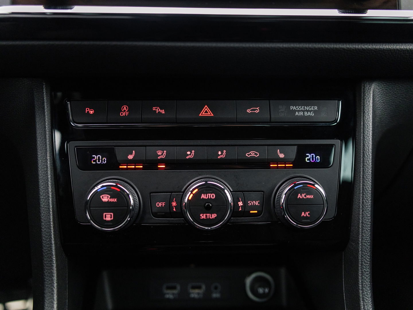 CUPRA Ateca 2.0 TSI 4DRIVE PANO BEATS CAMERA VIRTUAL KEYLESS