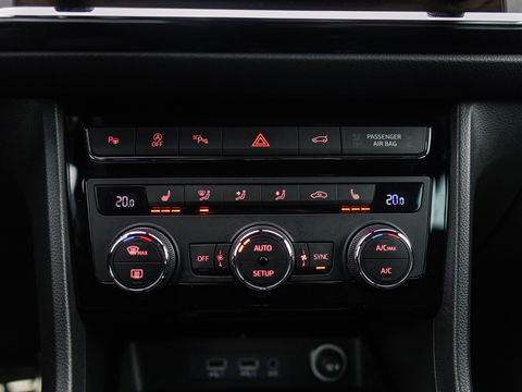 CUPRA Ateca 2.0 TSI 4DRIVE PANO BEATS CAMERA VIRTUAL KEYLESS