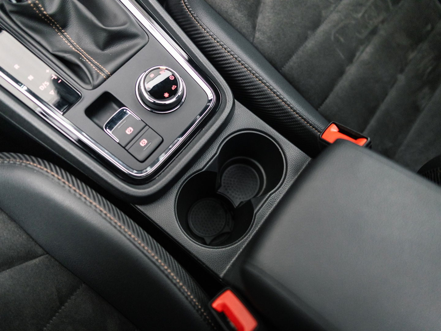 CUPRA Ateca 2.0 TSI 4DRIVE PANO BEATS CAMERA VIRTUAL KEYLESS