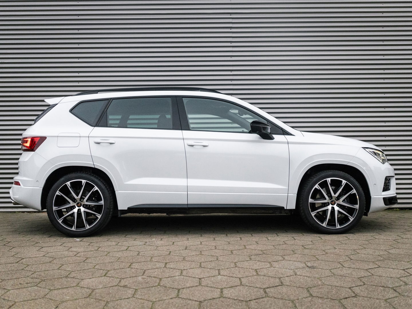 CUPRA Ateca 2.0 TSI 4DRIVE PANO BEATS CAMERA VIRTUAL KEYLESS