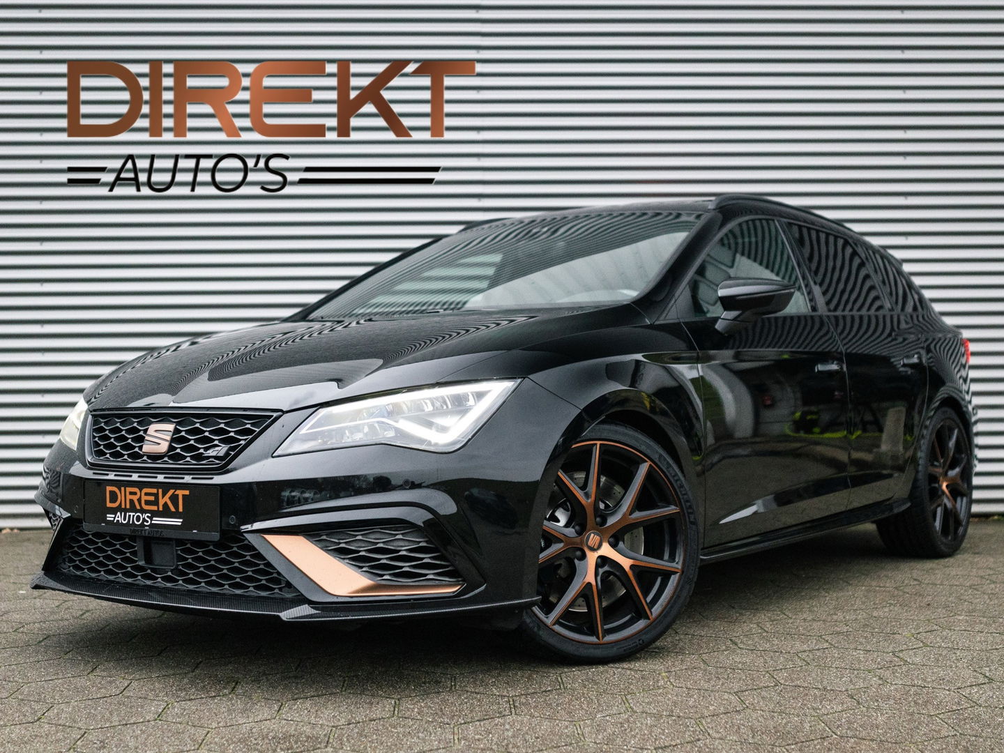 SEAT Leon ST 2.0 TSI CUPRA 4DRIVE R CARBON PANO BREMBO BEATS