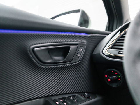 SEAT Leon ST 2.0 TSI CUPRA 4DRIVE R CARBON PANO BREMBO BEATS