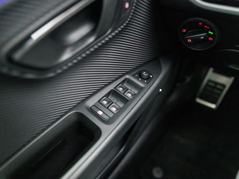 SEAT Leon ST 2.0 TSI CUPRA 4DRIVE R CARBON PANO BREMBO BEATS