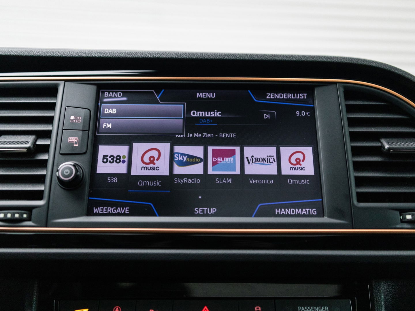 SEAT Leon ST 2.0 TSI CUPRA 4DRIVE R CARBON PANO BREMBO BEATS