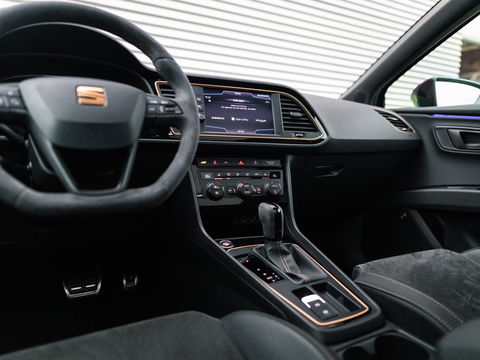 SEAT Leon ST 2.0 TSI CUPRA 4DRIVE R CARBON PANO BREMBO BEATS