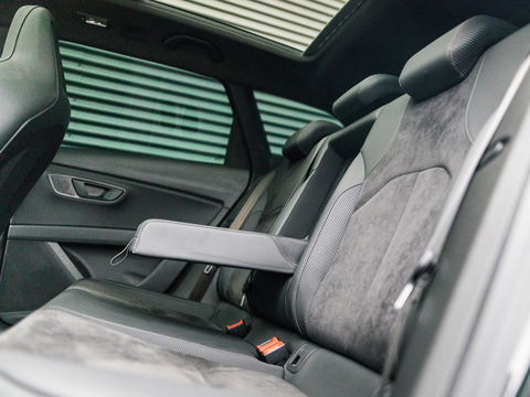 SEAT Leon ST 2.0 TSI CUPRA 4DRIVE R CARBON PANO BREMBO BEATS