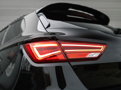 SEAT Leon ST 2.0 TSI CUPRA 4DRIVE R CARBON PANO BREMBO BEATS