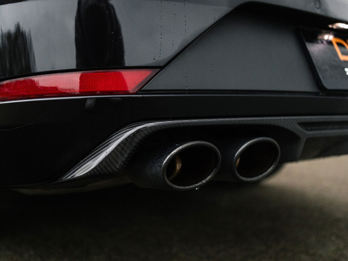 SEAT Leon ST 2.0 TSI CUPRA 4DRIVE R CARBON PANO BREMBO BEATS