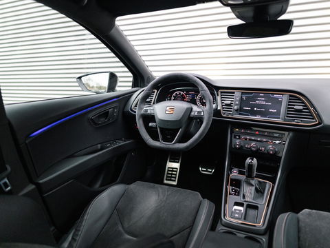 SEAT Leon ST 2.0 TSI CUPRA 4DRIVE R CARBON PANO BREMBO BEATS