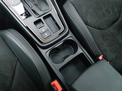 SEAT Leon ST 2.0 TSI CUPRA 4DRIVE R CARBON PANO BREMBO BEATS