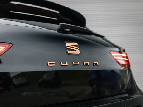 SEAT Leon ST 2.0 TSI CUPRA 4DRIVE R CARBON PANO BREMBO BEATS