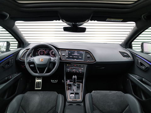 SEAT Leon ST 2.0 TSI CUPRA 4DRIVE R CARBON PANO BREMBO BEATS